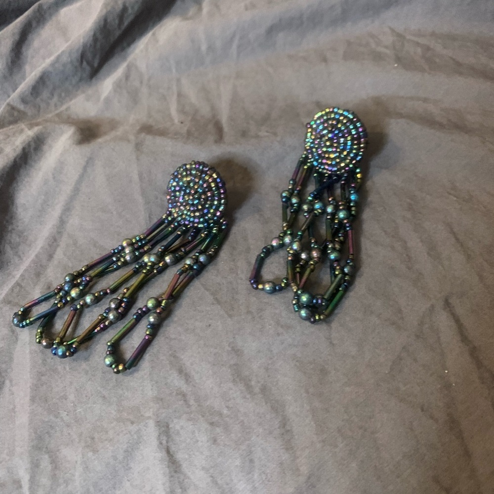Beaded earrings Black Iridescent